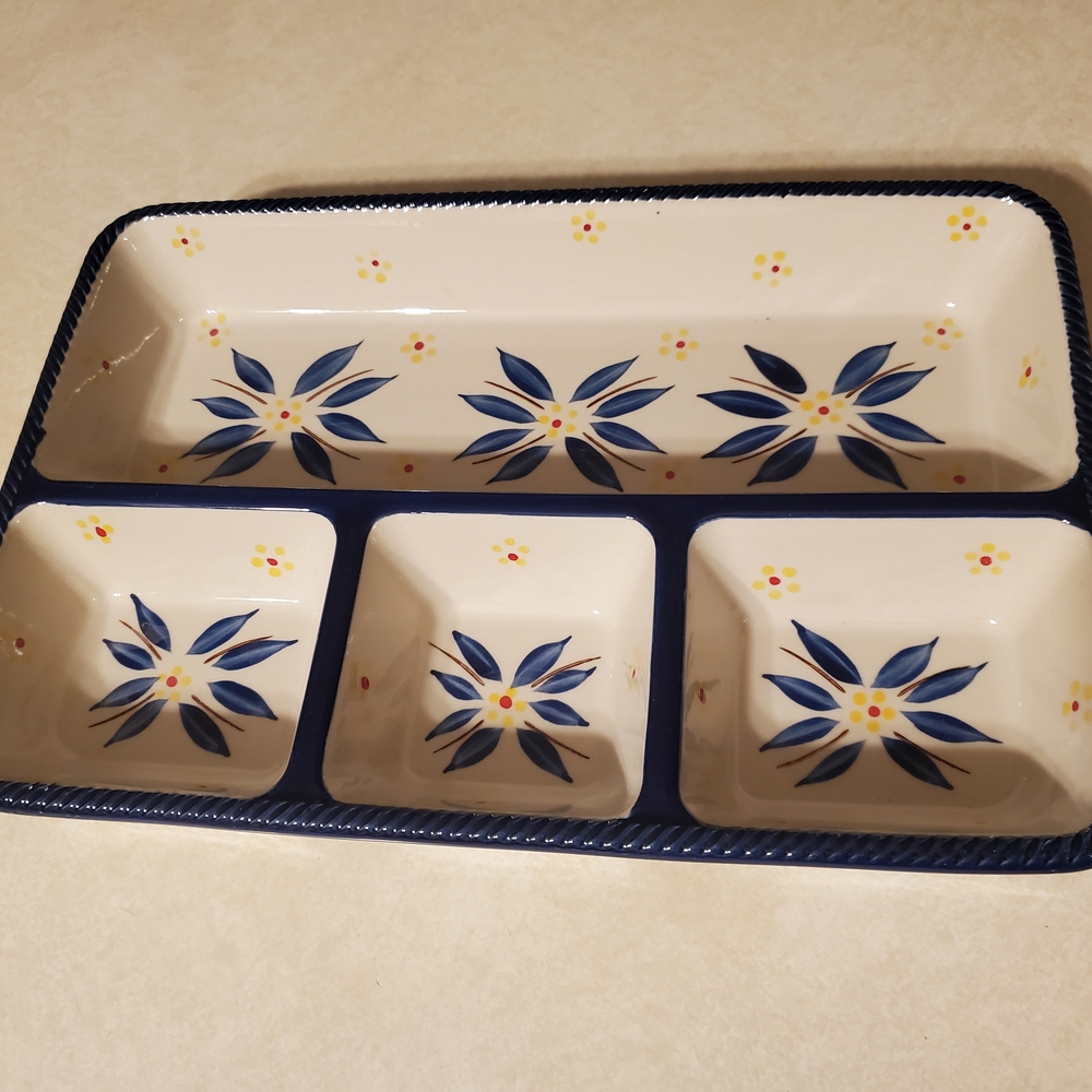Temptations by Tara 4 Compartment serving Veggie Appetizer Dish green